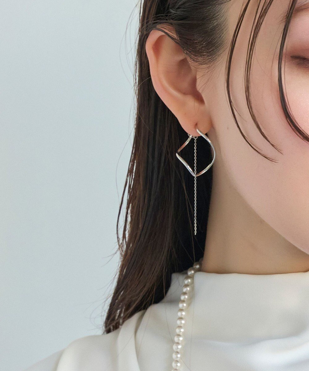 【フィービィー/phoebe】の2wayグレースツイストラインイヤリング シルバー インテリア・キッズ・メンズ・レディースファッション・服の通販 founy(ファニー) 　ファッション　Fashion　レディースファッション　Fashion for Women　ジュエリー　Jewelry　ファッションリング　Fashion Rings　イヤリング・フープ・ドロップタイプ　Hoop, Drop & Clip Earrings　アクセサリー　Fashion Accessories　イヤリング　Earrings　シルバー　Silver, Metallic Silver　シンプル　Simple, Minimal　チェーン　Chain, Chain Strap　メタル　Metal, Metal Parts　モチーフ　Motif, Design Theme　ローズ　Rose, Rose Motif　シルバー|ID: prp329100004680068 ipo3291000000033805695