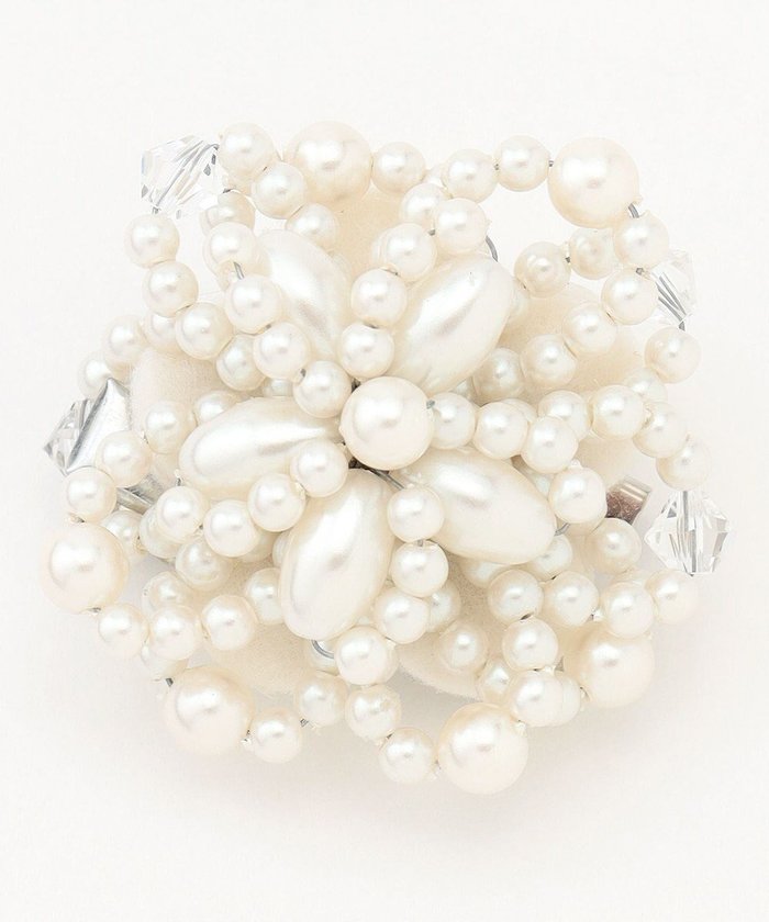 【エニィ スィス/any SiS】のパール調フラワー ブローチ インテリア・キッズ・メンズ・レディースファッション・服の通販 founy(ファニー) https://founy.com/ ファッション Fashion レディースファッション Fashion for Women アクセサリー Fashion Accessories シンプル Simple, Minimal セレモニー Ceremony パーティ Party, Party Style パール Pearl, Pearl Accent フェミニン Feminine, Girly フラワー Flower, Floral ブローチ Brooch, Pin Brooch モチーフ Motif, Design Theme リップ Lip, Lip Motif エレガント 上品 Elegant 新作・新入荷 New Arrivals / New In 結婚式 Wedding |ID: prp329100004680091 ipo3291000000034282325