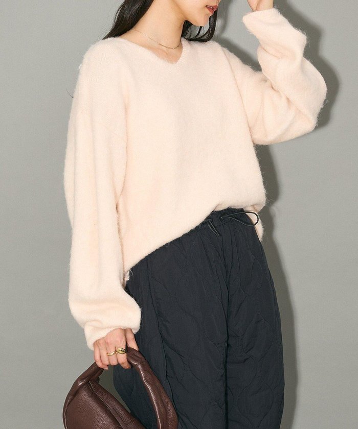 【グリーンパークス/Green Parks】のVネックニットTOPS インテリア・キッズ・メンズ・レディースファッション・服の通販 founy(ファニー) https://founy.com/ ファッション Fashion レディースファッション Fashion for Women トップス・カットソー Cut & Sew Tops ニット Knit Tops & Sweaters Vネックトップス V-Neck Tops / V-Cut Neckline Shirts おすすめ Recommended / Our Picks ショルダー Shoulder, Shoulder Strap セットアップ Set-Up, Coordinated Outfit セーター Sweater, Knitwear トレンド Trend, Trending Now ドロップ Drop Shoulder, Dropped Style フェミニン Feminine, Girly 冬 Winter / This Winter A/W・秋冬 Autumn/Winter |ID: prp329100004680188 ipo3291000000033806455