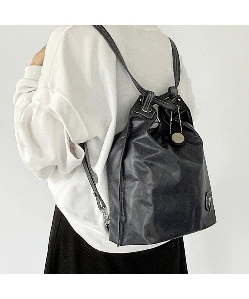 【ペレボルサ/PELLE BORSA】の3Way リュック/クロスボディ/ショルダー ミディバッグ Alive アライブ 4319 インテリア・キッズ・メンズ・レディースファッション・服の通販 founy(ファニー) ファッション Fashion レディースファッション Fashion for Women バッグ Bags コーティング Coating, Coated Finish 軽量 Lightweight, Ultra Light ショルダー Shoulder, Shoulder Strap シルバー Silver, Metallic Silver 財布 Wallet, Purse パール Pearl, Pearl Accent モチーフ Motif, Design Theme リュック Backpack, Rucksack おすすめ Recommended / Our Picks ネイビー|ID: prp329100004680350 ipo3291000000033807038