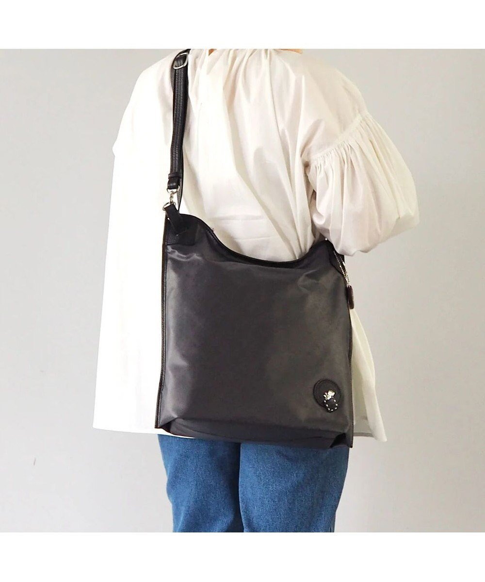 【ペレボルサ/PELLE BORSA】の3Way リュック/クロスボディ/ショルダー ミディバッグ Alive アライブ 4319 インテリア・キッズ・メンズ・レディースファッション・服の通販 founy(ファニー) ファッション Fashion レディースファッション Fashion for Women バッグ Bags コーティング Coating, Coated Finish 軽量 Lightweight, Ultra Light ショルダー Shoulder, Shoulder Strap シルバー Silver, Metallic Silver 財布 Wallet, Purse パール Pearl, Pearl Accent モチーフ Motif, Design Theme リュック Backpack, Rucksack おすすめ Recommended / Our Picks マットブラック|ID: prp329100004680350 ipo3291000000033807042