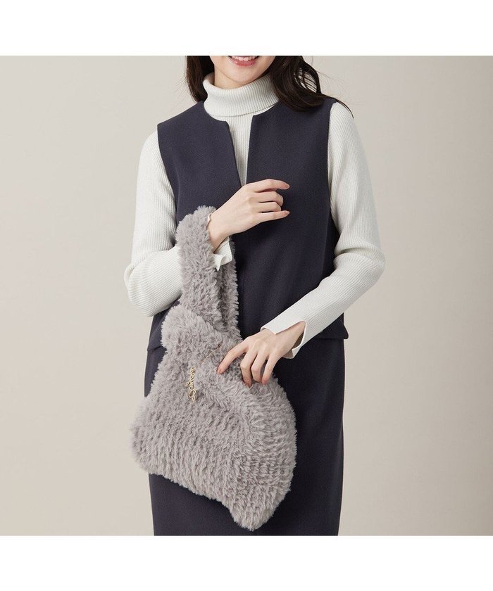【エニィ スィス/any SiS】のフワモコフェイクファー バッグ インテリア・キッズ・メンズ・レディースファッション・服の通販 founy(ファニー) https://founy.com/ ファッション Fashion レディースファッション Fashion for Women バッグ Bags プレート Plate, Dish メタル Metal, Metal Parts モコモコ Fuzzy, Fluffy 冬 Winter / This Winter |ID: prp329100004680377 ipo3291000000034296457