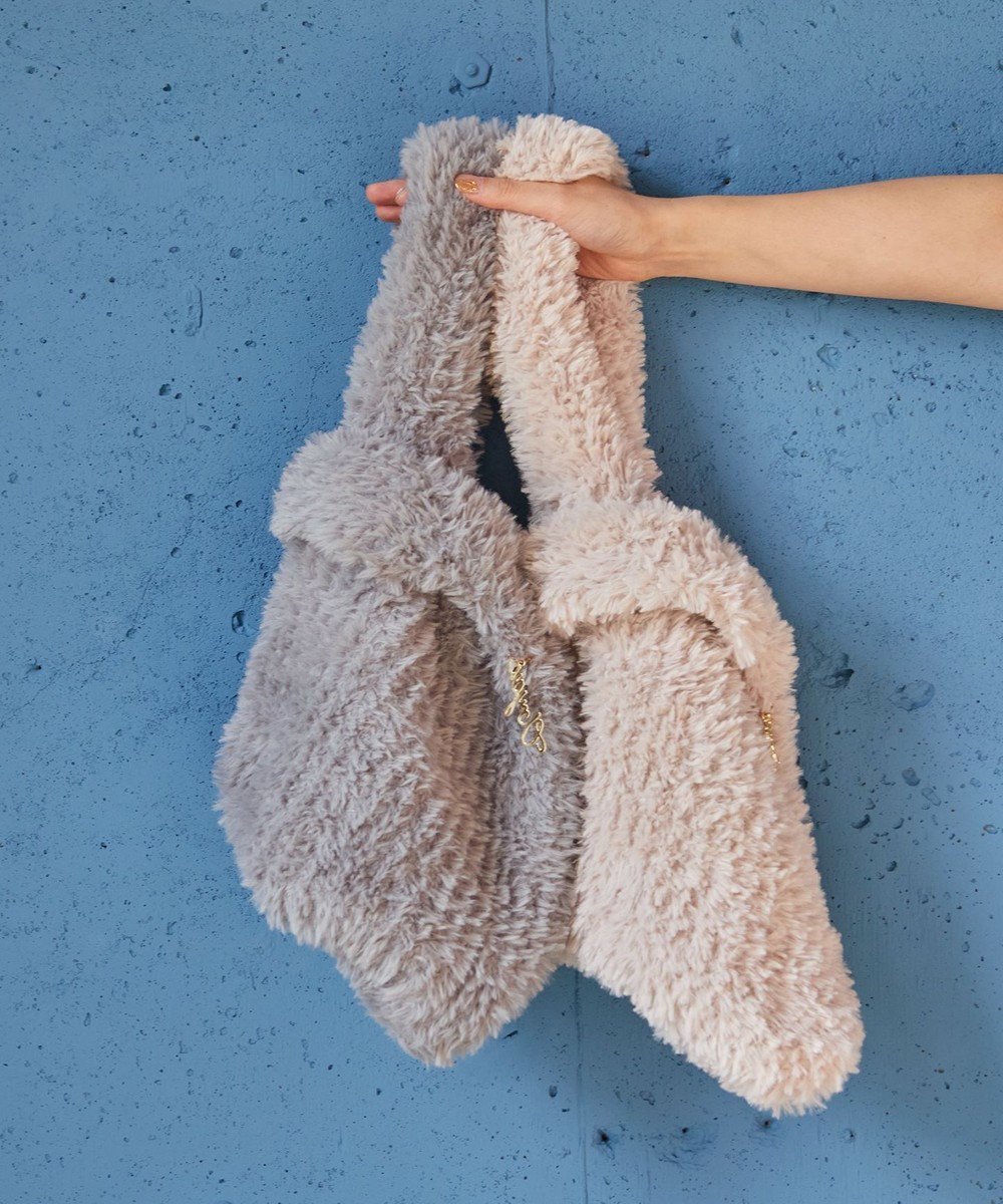 【エニィ スィス/any SiS】のフワモコフェイクファー バッグ インテリア・キッズ・メンズ・レディースファッション・服の通販 founy(ファニー) 　ファッション　Fashion　レディースファッション　Fashion for Women　バッグ　Bags　プレート　Plate, Dish　メタル　Metal, Metal Parts　モコモコ　Fuzzy, Fluffy　冬　Winter / This Winter　アイボリー|ID: prp329100004680377 ipo3291000000034296466