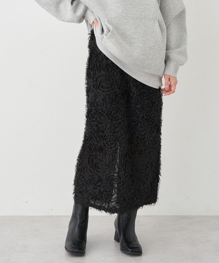 【アースミュージックアンドエコロジー/earth music&ecology】のフラワーチュールナロースカート インテリア・キッズ・メンズ・レディースファッション・服の通販 founy(ファニー) https://founy.com/ ファッション Fashion レディースファッション Fashion for Women スカート Skirts おすすめ Recommended / Our Picks スリット Slit, Slit Detail チュール Tulip, Tulip Motif フィット Fit, Slim Fit フェミニン Feminine, Girly フラワー Flower, Floral モチーフ Motif, Design Theme ロング Long, Long-Length A/W・秋冬 Autumn/Winter |ID: prp329100004680439 ipo3291000000033807388