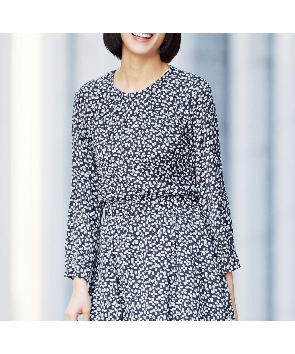 【自由区/JIYU-KU】の【カタログ掲載・セットアップ対応・洗える】ジオメトリックフラワードットプリント ブラウス インテリア・キッズ・メンズ・レディースファッション・服の通販 founy(ファニー) ファッション Fashion レディースファッション Fashion for Women トップス・カットソー Cut & Sew Tops シャツ・ブラウス・オフィスカジュアル Elegant Blouses & Button-Ups セットアップ Matching Sets レディーストップス・ブラウス Tops & Blouses / Assorted Women's Tops ヴィンテージ Vintage Style 春 Spring 洗える Machine Washable シャドー Shadow, Subtle Pattern ジャケット Jacket, Outerwear セットアップ Set-Up, Coordinated Outfit ツイル Twist, Twisted Detail ドット Polka Dot, Dot Pattern ドレープ Drape, Draping Fabric フランス France, French フロント Front, Front Design プリント Print, Printed Pattern モダン Modern, Contemporary S/S・春夏 SS, Spring/Summer, Warm Season おすすめ Recommended / Our Picks 夏 Summer ビジネス 仕事 通勤 Business / Work / Commuting ネイビー系|ID: prp329100004680467 ipo3291000000033807503