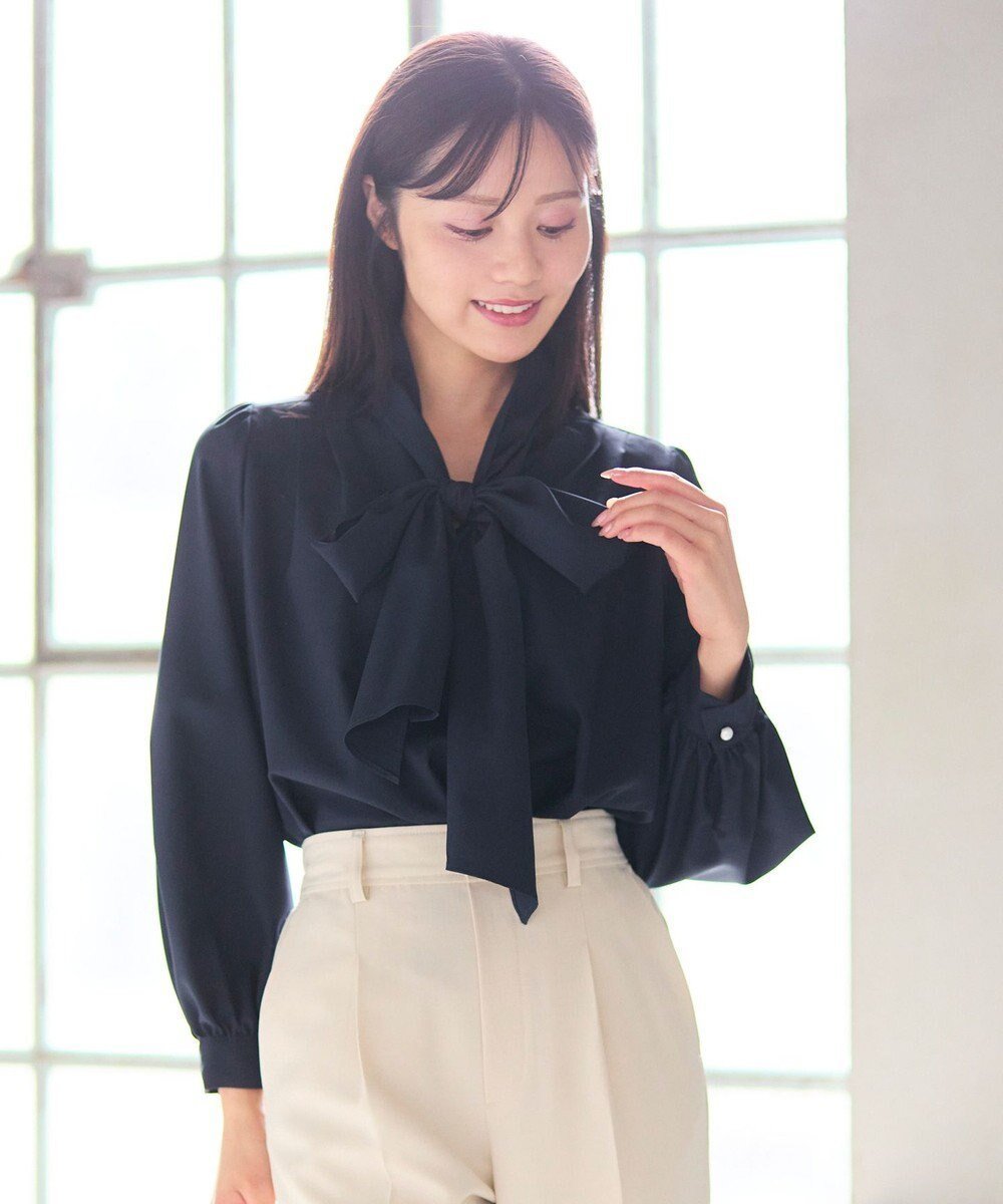 【フェルゥ/Feroux】の【新色追加・洗える】ボリューム リボンタイ ブラウス インテリア・キッズ・メンズ・レディースファッション・服の通販 founy(ファニー) ファッション Fashion レディースファッション Fashion for Women トップス・カットソー Cut & Sew Tops シャツ・ブラウス・オフィスカジュアル Elegant Blouses & Button-Ups インナー Innerwear オケージョン Occasion Wear カーディガン Cardigan, Knitwear セレモニー Ceremony リボン Ribbon, Bow エレガント 上品 Elegant 夏 Summer S/S・春夏 SS, Spring/Summer, Warm Season 洗える Machine Washable A/W・秋冬 Autumn/Winter ビジネス 仕事 通勤 Business / Work / Commuting ネイビー系|ID: prp329100004680493 ipo3291000000033807590