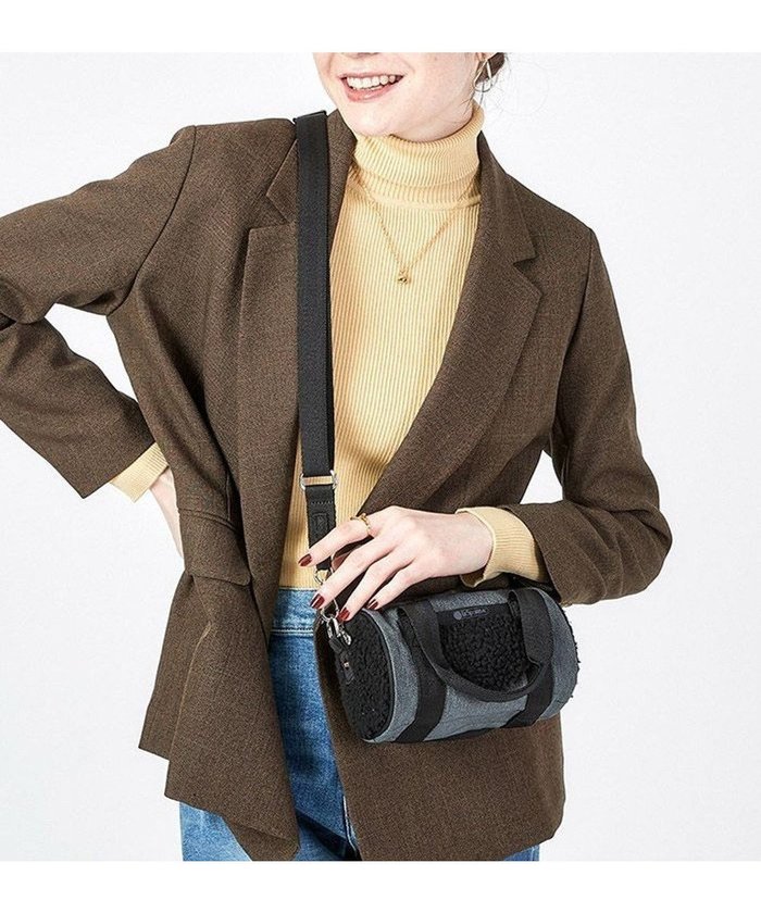 【レスポートサック/LeSportsac】のDENIM ROLL BAG/ブラックデニム/ブラックシェルパ インテリア・キッズ・メンズ・レディースファッション・服の通販 founy(ファニー) https://founy.com/ ファッション Fashion レディースファッション Fashion for Women クール Cool, Chic コレクション Collection, Seasonal Line コンパクト Compact, Small Size 軽量 Lightweight, Ultra Light スマート Smart, Elegant 財布 Wallet, Purse デニム Denim, Jeans Material フォルム Silhouette, Form プリント Print, Printed Pattern ポケット Pocket, Pocket Detail ポシェット Pochette, Mini Bag ポーチ Pouch, Small Case おすすめ Recommended / Our Picks ギフト プレゼント Gift / Present |ID: prp329100004680590 ipo3291000000033807933