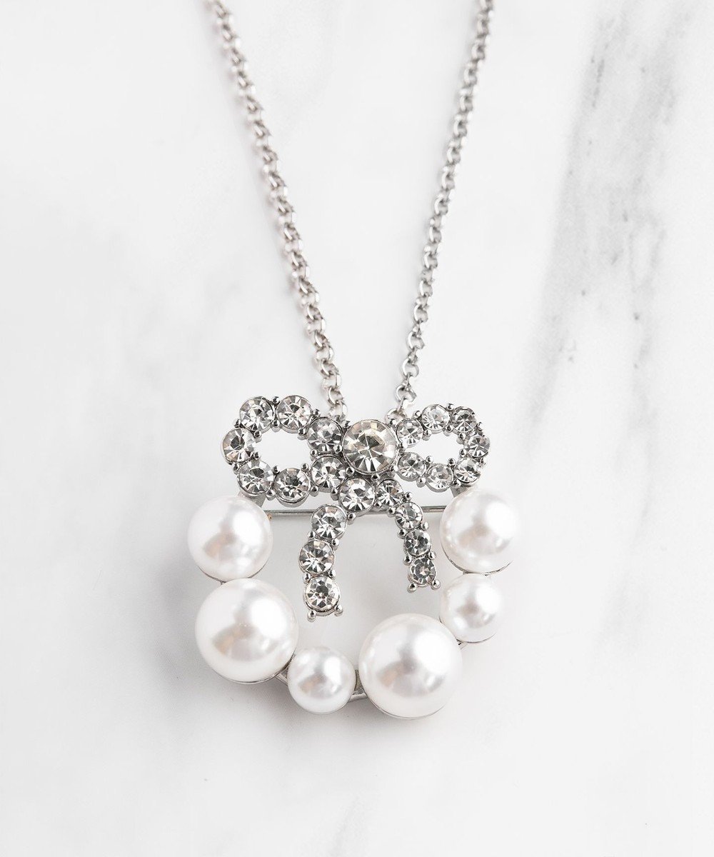 【トッカ/TOCCA】の【2WAY】PROMISE PEARL RIBBON BROOCH NECKLACE ブローチ ネックレス インテリア・キッズ・メンズ・レディースファッション・服の通販 founy(ファニー) 　ファッション　Fashion　レディースファッション　Fashion for Women　ジュエリー　Jewelry　ネックレス　Necklaces & Pendants　2025年　2025　2025春夏・S/S　Spring/Summer 2025 SS25　アクセサリー　Fashion Accessories　アシンメトリー　Asymmetrical Style　サークル　Circle, Round Design　シンプル　Simple, Minimal　セレモニー　Ceremony　トレンド　Trend, Trending Now　ドレス　Dress, One-Piece　ネックレス　Necklace, Pendant Necklace　パール　Pearl, Pearl Accent　ビジュー　Bijou, Jewel-like Accent　フェミニン　Feminine, Girly　フォルム　Silhouette, Form　ブローチ　Brooch, Pin Brooch　モダン　Modern, Contemporary　モチーフ　Motif, Design Theme　ランダム　Random, Irregular　リボン　Ribbon, Bow　夏　Summer　S/S・春夏　SS, Spring/Summer, Warm Season　シルバー系|ID: prp329100004680634 ipo3291000000033808091