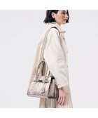 【アクセソワドゥマドモワゼルジャップ/A.D.M.J】の【牛革】クラックメタル/イタリアンレザー前金具付トートM 人気、トレンドファッション・服の通販 founy(ファニー) ファッション Fashion レディースファッション Fashion for Women バッグ Bags アンティーク Antique-Inspired エレガント 上品 Elegant クラシカル Classical, Vintage-Inspired ポケット Pocket, Pocket Detail メタル Metal, Metal Parts モチーフ Motif, Design Theme ラップ Wrap, Wrap Design thumbnail プラチナ|ID: prp329100004680673 ipo3291000000033808227