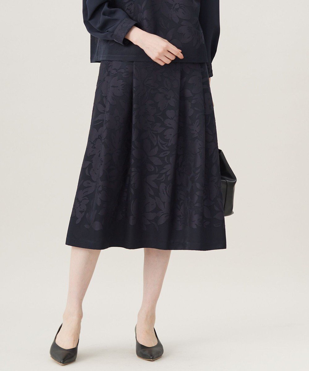 【自由区/JIYU-KU】の【セットアップ対応・洗える】フラワーオパールタックフレア スカート インテリア・キッズ・メンズ・レディースファッション・服の通販 founy(ファニー) 　ファッション　Fashion　レディースファッション　Fashion for Women　セットアップ　Matching Sets　スカート・ミニ/ミディ/マキシ　Skirts / Mini, Midi & Maxi Skirts　スカート　Skirts　Aライン・フレアスカート　A-Line & Flared Skirts　おすすめ　Recommended / Our Picks　エレガント 上品　Elegant　クリスマス X'mas　Christmas / X'mas　シャンタン　Shantung, Silk-Like Fabric　シンプル　Simple, Minimal　セットアップ　Set-Up, Coordinated Outfit　セレモニー　Ceremony　フラワー　Flower, Floral　プリント　Print, Printed Pattern　モチーフ　Motif, Design Theme　ローズ　Rose, Rose Motif　冬　Winter / This Winter　夏　Summer　S/S・春夏　SS, Spring/Summer, Warm Season　洗える　Machine Washable　A/W・秋冬　Autumn/Winter　透かし　Cut-Out, Lacework　ネイビー|ID: prp329100004680681 ipo3291000000033808254