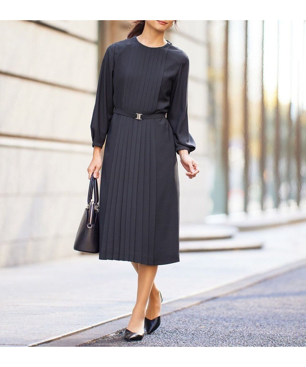 【自由区/JIYU-KU】の【ご好評につき追加生産・洗える】ライトサテン ワンピース インテリア・キッズ・メンズ・レディースファッション・服の通販 founy(ファニー) 　ファッション　Fashion　レディースファッション　Fashion for Women　ワンピース　Dresses　おすすめ　Recommended / Our Picks　サテン　Satin, Glossy Fabric　フォーマル　Formal, Dressy　フロント　Front, Front Design　プリーツ　Pleats, Pleated　夏　Summer　春　Spring　S/S・春夏　SS, Spring/Summer, Warm Season　洗える　Machine Washable　無地　Plain, Solid Color　ネイビー系|ID: prp329100004680809 ipo3291000000036260459