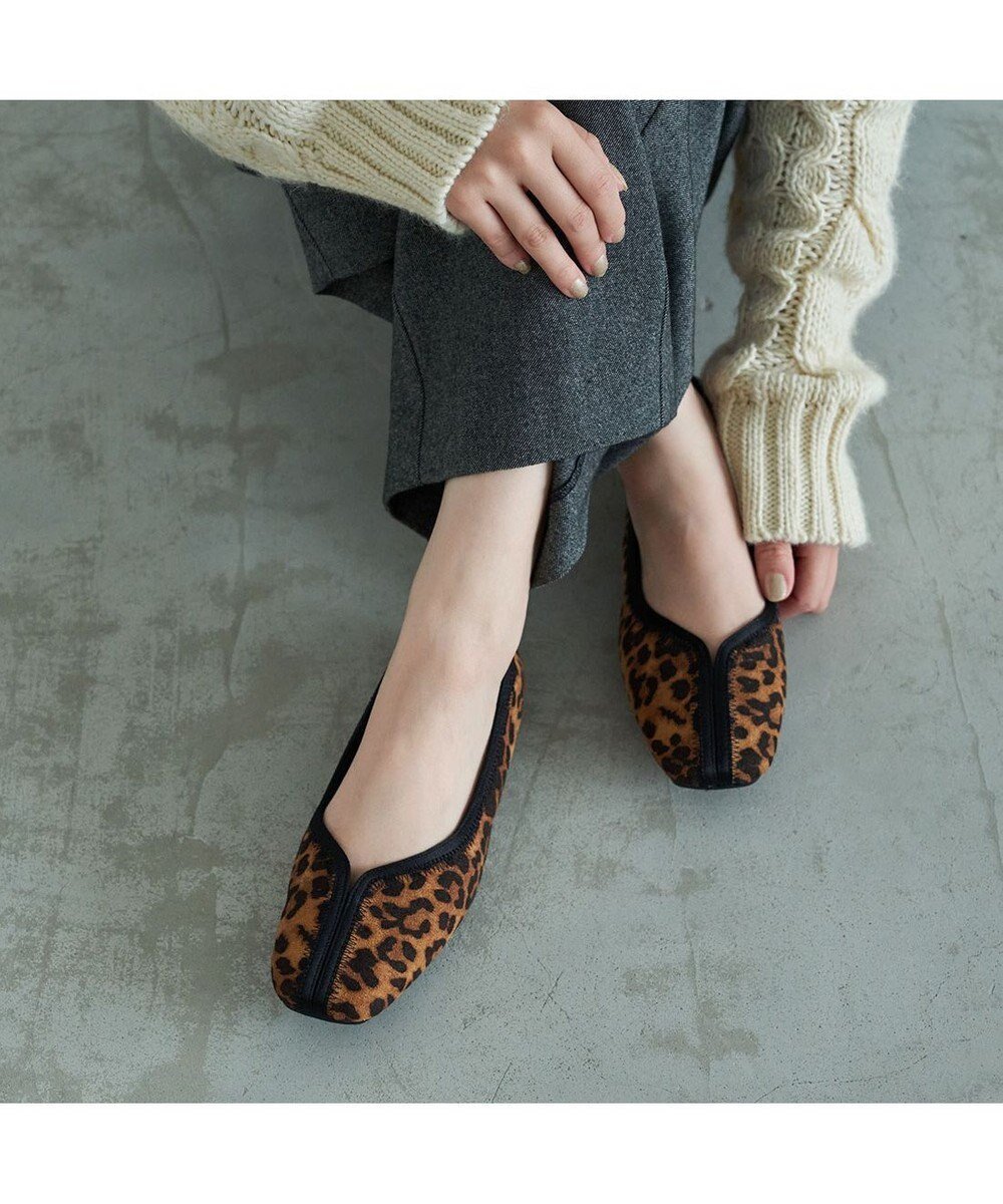 【モード エ ジャコモ/MODE ET JACOMO】のcarino スクエアトゥ切り替えデザインフラットパンプス インテリア・キッズ・メンズ・レディースファッション・服の通販 founy(ファニー) 　ファッション　Fashion　レディースファッション　Fashion for Women　新作・新入荷　New Arrivals / New In　クール　Cool, Chic　シンプル　Simple, Minimal　スタイリッシュ　Stylish, Fashionable　トレンド　Trend, Trending Now　フィット　Fit, Slim Fit　フェミニン　Feminine, Girly　フラット　Flat, Flat Shoes　エレガント 上品　Elegant　日本製　Made In Japan　ベージュビー|ID: prp329100004680824 ipo3291000000033808768
