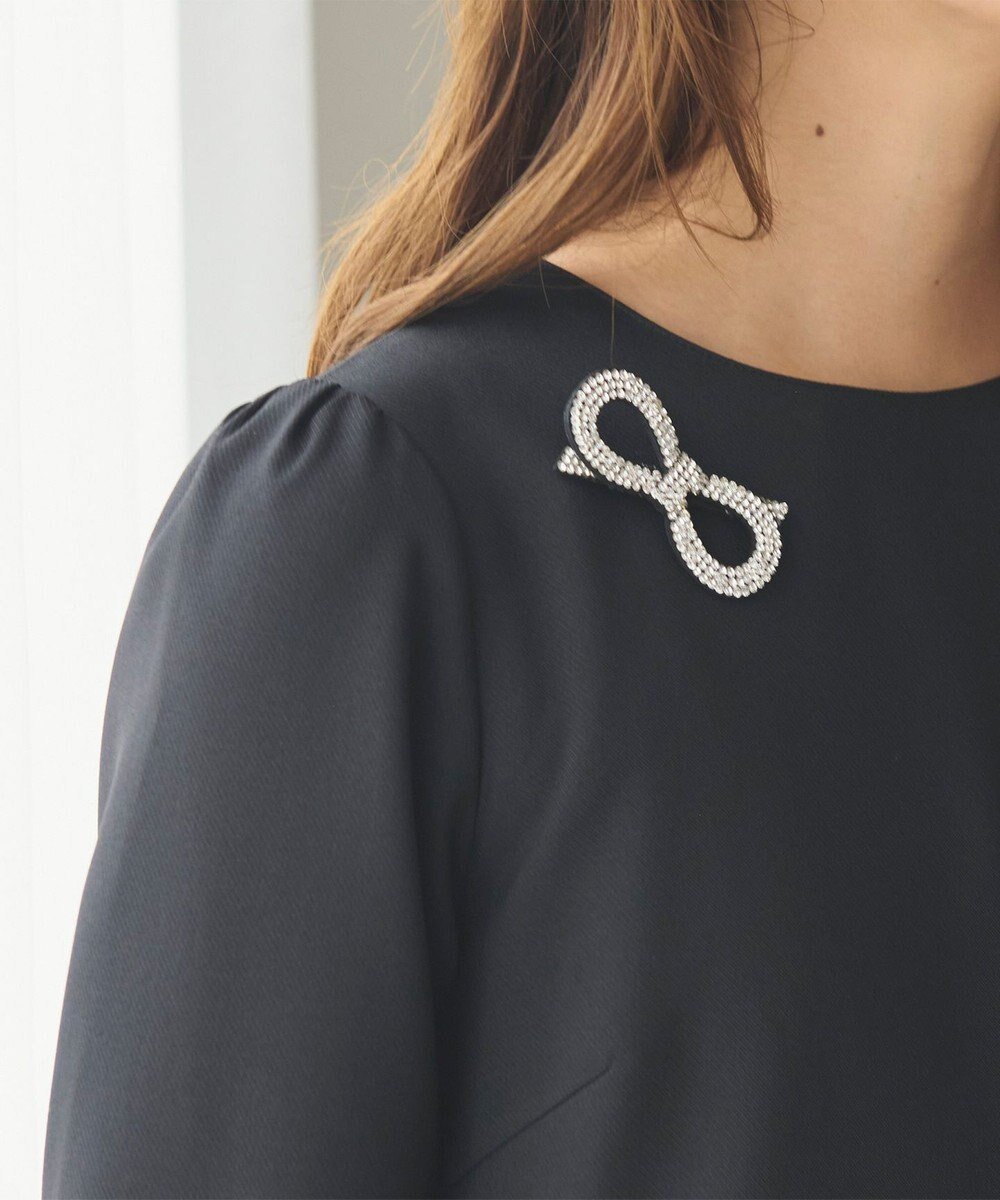 【フェルゥ/Feroux】のリボンビジュー ブローチ インテリア・キッズ・メンズ・レディースファッション・服の通販 founy(ファニー) 　ファッション　Fashion　レディースファッション　Fashion for Women　おすすめ　Recommended / Our Picks　アクセサリー　Fashion Accessories　ストール　Stole, Wrap　ブローチ　Brooch, Pin Brooch　リボン　Ribbon, Bow　ワンポイント　One Point, Statement Accent　エレガント 上品　Elegant　入学式　Entrance Ceremony　冬　Winter / This Winter　帽子　Hat, Headwear　シルバー系|ID: prp329100004680990 ipo3291000000034231206