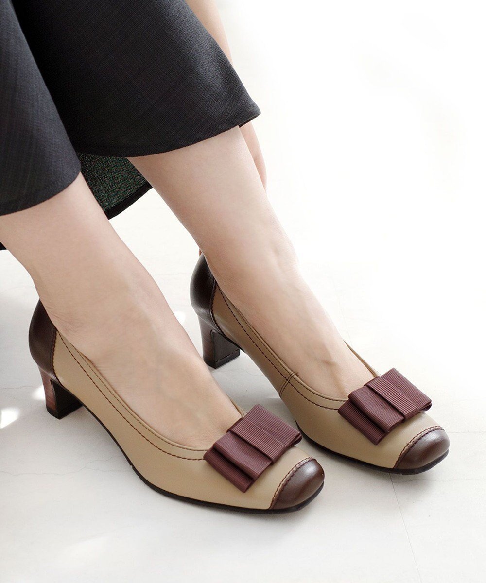 【ポインター/Pointer】の日本製 リボンラウンドトゥパンプス インテリア・キッズ・メンズ・レディースファッション・服の通販 founy(ファニー) 　ファッション　Fashion　レディースファッション　Fashion for Women　インソール　Shoe Insole　エレガント 上品　Elegant　モチーフ　Motif, Design Theme　リボン　Ribbon, Bow　抗菌　Antibacterial, Bacteria-Resistant　日本製　Made In Japan　グレージュ×ブラウン|ID: prp329100004681172 ipo3291000000033810607