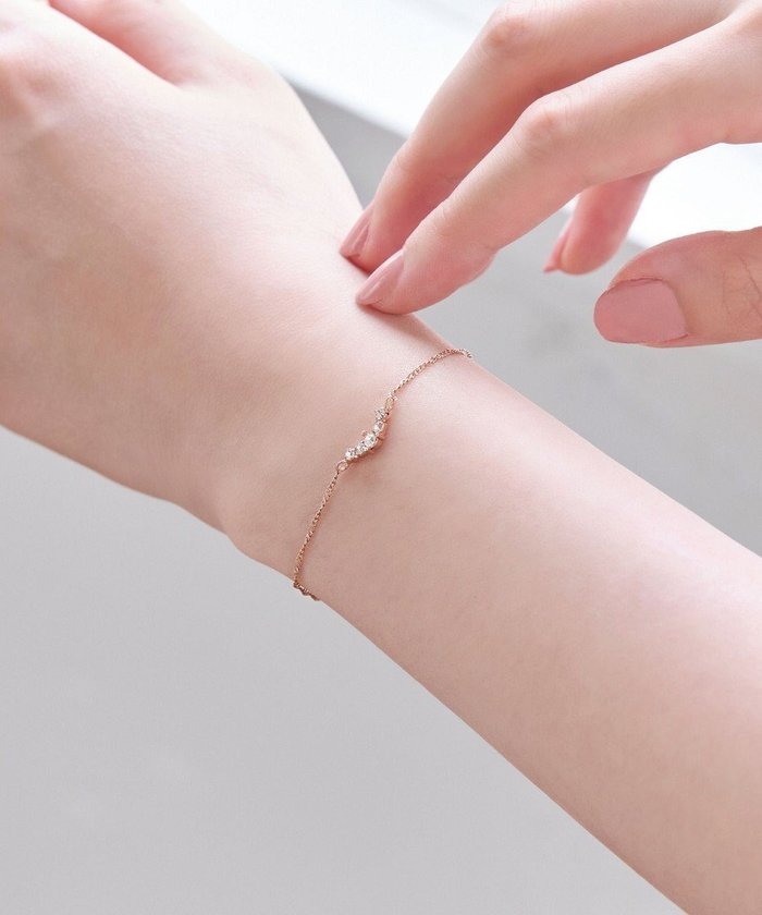 【フィービィー/phoebe】のVラインビジューブレスレット ローズゴールド インテリア・キッズ・メンズ・レディースファッション・服の通販 founy(ファニー) https://founy.com/ ファッション Fashion レディースファッション Fashion for Women ジュエリー Jewelry チェーン＆カフブレスレット Cuff & Chain Bracelets おすすめ Recommended / Our Picks アクセサリー Fashion Accessories チェーン Chain, Chain Strap バングル Bangle, Bracelet ビジュー Bijou, Jewel-like Accent ブレスレット Bracelet, Wristband モチーフ Motif, Design Theme ローズ Rose, Rose Motif 時計 Watch, Wristwatch |ID: prp329100004683408 ipo3291000000034222308