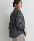 【クラフトスタンダードブティック/CRAFT STANDARD BOUTIQUE】のバックデザインレギュラーカラーシャツ 人気、トレンドファッション・服の通販 founy(ファニー) ファッション Fashion レディースファッション Fashion for Women トップス・カットソー Cut & Sew Tops シャツ・ブラウス・オフィスカジュアル Elegant Blouses & Button-Ups 春 Spring 秋 Autumn ギャザー Gathered, Ruffled シャーリング Shirring, Ruched シンプル Simple, Minimal スラックス Slacks, Dress Pants ダウン Down, Puffer デニム Denim, Jeans Material フォルム Silhouette, Form ベーシック Basic, Essential ボトム Bottoms, Lower Wear ポケット Pocket, Pocket Detail レギュラー Regular, Standard Fit ロング Long, Long-Length A/W・秋冬 Autumn/Winter ビジネス 仕事 通勤 Business / Work / Commuting thumbnail Charcoal Gray|ID: prp329100004686498 ipo3291000000033842111
