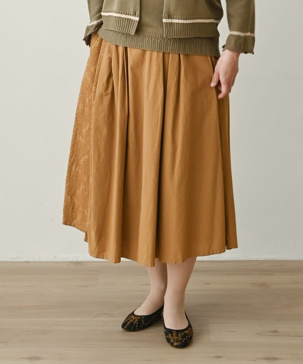 【ムーク/muuc】の〈オーガニックコットン〉〈通年着られる〉フラワーノット刺繍 ウエスト後ろゴムあり 裏地あり ギャザースカート インテリア・キッズ・メンズ・レディースファッション・服の通販 founy(ファニー) 　ファッション　Fashion　レディースファッション　Fashion for Women　スカート　Skirts　キャンバス　Canvas, Canvas Fabric　ギャザー　Gathered, Ruffled　クラシック　Classic, Timeless Style　ドッキング　Docking, Mixed Material　定番　Standard, Basic Item　手編み　Hand-Knitted, Handmade Knit　パターン　Pattern, Design Print　フラワー　Flower, Floral　モコモコ　Fuzzy, Fluffy　A/W・秋冬　Autumn/Winter　S/S・春夏　SS, Spring/Summer, Warm Season　再入荷　Restock / Back in Stock　夏　Summer　エレガント 上品　Elegant　ブラウン|ID: prp329100004686538 ipo3291000000034424262