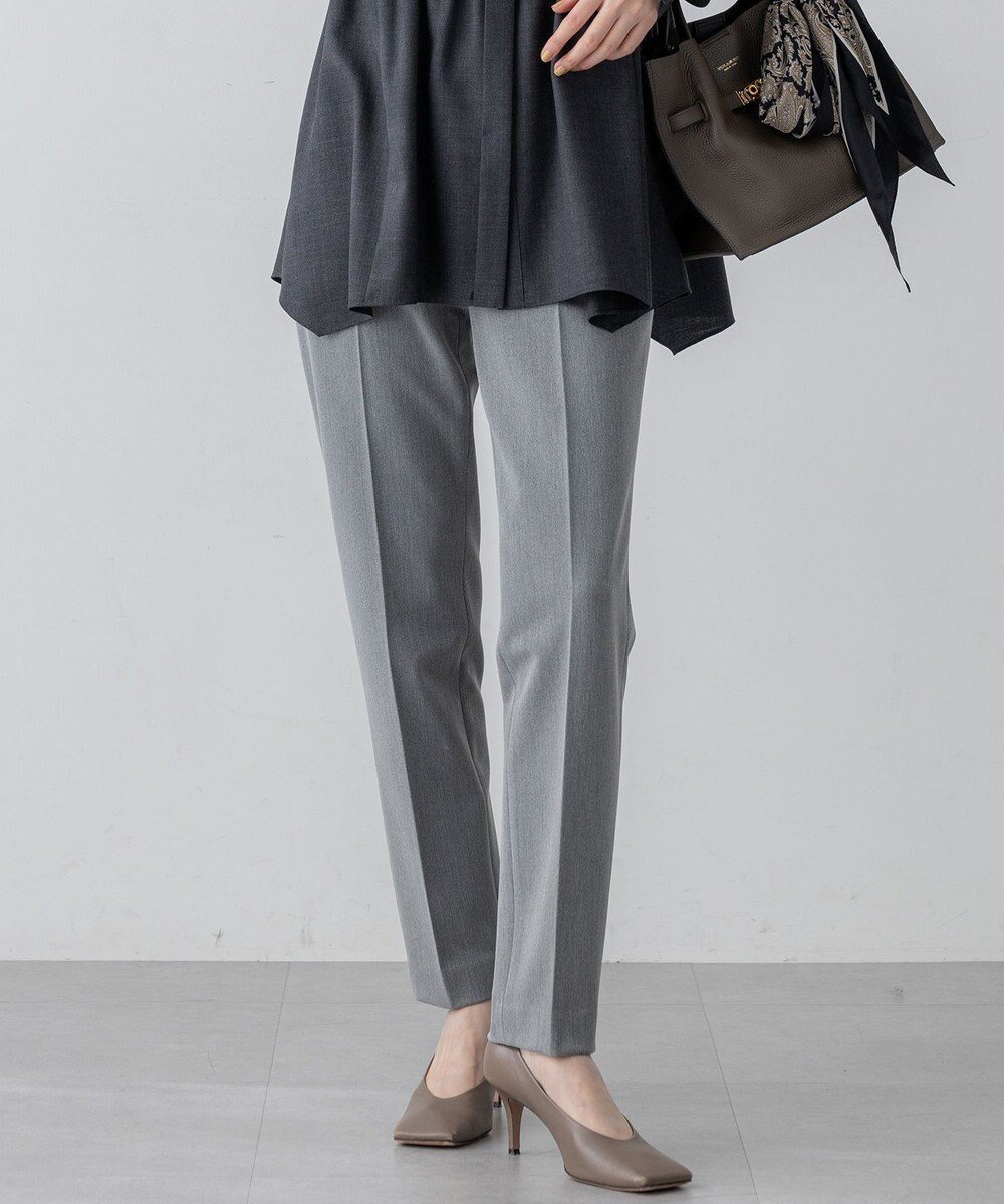 【23区/NIJYUSANKU】の【撥水加工/洗える】TRストレッチギャバ テーパード パンツ インテリア・キッズ・メンズ・レディースファッション・服の通販 founy(ファニー) 　ファッション　Fashion　レディースファッション　Fashion for Women　パンツ　Pants & Trousers　洗える　Machine Washable　秋　Autumn　シンプル　Simple, Minimal　ストレッチ　Stretch, Stretchy Fabric　テーパード　Tapered, Tapered Pants　デスク　Desk, Work Desk　定番　Standard, Basic Item　ベーシック　Basic, Essential　ボトム　Bottoms, Lower Wear　ローズ　Rose, Rose Motif　ワイド　Wide, Wide Fit　ワーク　Workwear, Utility Style　A/W・秋冬　Autumn/Winter　S/S・春夏　SS, Spring/Summer, Warm Season　夏　Summer　ビジネス 仕事 通勤　Business / Work / Commuting　2025年　2025　2025-2026秋冬・A/W　Autumn/Winter 2025–26 AW25–26　グレー系|ID: prp329100004686594 ipo3291000000033842536