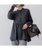 【23区/NIJYUSANKU】の【洗える】TWビエラ イレギュラーヘム ブラウス 人気、トレンドファッション・服の通販 founy(ファニー) ファッション Fashion レディースファッション Fashion for Women トップス・カットソー Cut & Sew Tops シャツ・ブラウス・オフィスカジュアル Elegant Blouses & Button-Ups イレギュラーヘム Irregular Hem ウォッシャブル Machine Washable 洗える Machine Washable デニム Denim, Jeans Material ドレープ Drape, Draping Fabric ワイド Wide, Wide Fit A/W・秋冬 Autumn/Winter 冬 Winter / This Winter 2025年 2025 2025-2026秋冬・A/W Autumn/Winter 2025–26 AW25–26 thumbnail グレー系|ID: prp329100004686610 ipo3291000000033842598