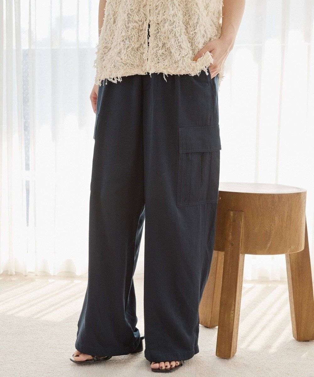 【アメリカンホリック/AMERICAN HOLIC】のサテンカーゴパンツ インテリア・キッズ・メンズ・レディースファッション・服の通販 founy(ファニー) 　ファッション　Fashion　レディースファッション　Fashion for Women　パンツ　Pants & Trousers　アメリカン　American Style　カーゴパンツ　Cargo Pants, Utility Pants　スタイリッシュ　Stylish, Fashionable　とろみ　Fluid, Flowy Fabric　ドレープ　Drape, Draping Fabric　ドローストリング　Drawstring, Pull Cord　フロント　Front, Front Design　ポケット　Pocket, Pocket Detail　A/W・秋冬　Autumn/Winter　おすすめ　Recommended / Our Picks　Navy|ID: prp329100004686634 ipo3291000000033842790