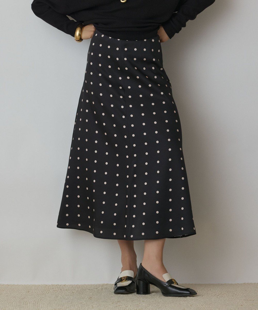 【グレース コンチネンタル/GRACE CONTINENTAL】のドットスカート インテリア・キッズ・メンズ・レディースファッション・服の通販 founy(ファニー) 　ファッション　Fashion　レディースファッション　Fashion for Women　スカート　Skirts　新作・新入荷　New Arrivals / New In　クラシカル　Classical, Vintage-Inspired　サテン　Satin, Glossy Fabric　ドット　Polka Dot, Dot Pattern　パターン　Pattern, Design Print　プリント　Print, Printed Pattern　マーメイド　Mermaid, Fishtail Silhouette　A/W・秋冬　Autumn/Winter　ブラック|ID: prp329100004687008 ipo3291000000033844872