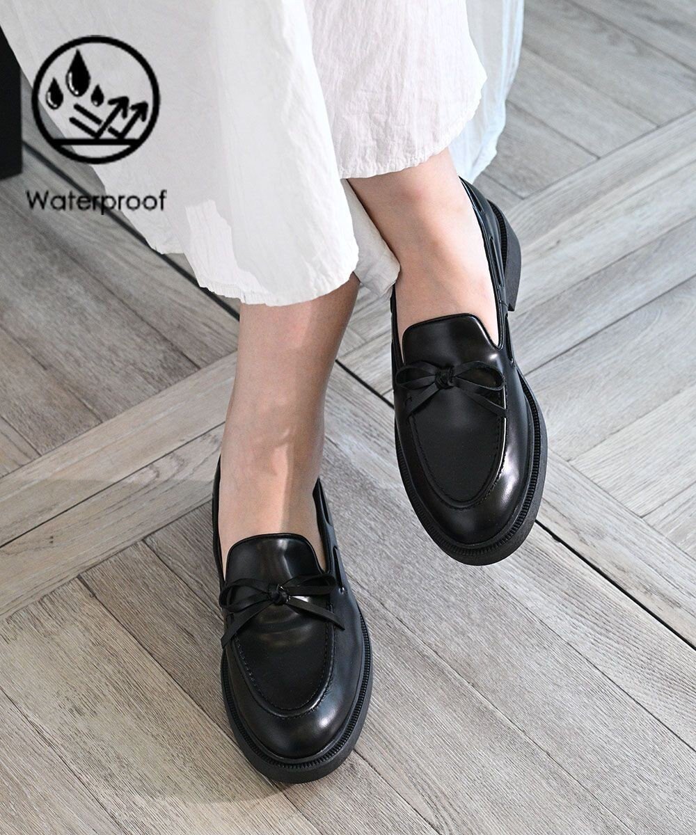 【アポム/APOM】の本革ウォータープルーフリボンローファー 30 インテリア・キッズ・メンズ・レディースファッション・服の通販 founy(ファニー) ファッション Fashion レディースファッション Fashion for Women インソール Shoe Insole シューズ Shoes, Footwear フィット Fit, Slim Fit フォルム Silhouette, Form モチーフ Motif, Design Theme ライニング Inner Lining, Inner Fabric, Lined リボン Ribbon, Bow エレガント 上品 Elegant ブラックG|ID: prp329100004687965 ipo3291000000034327707