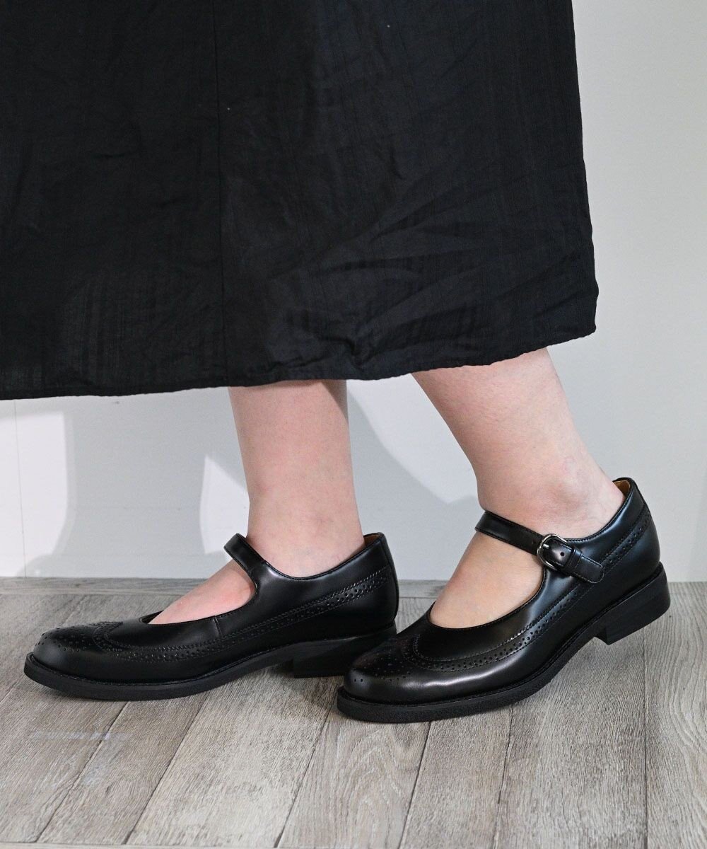 【アポム/APOM】のメリージェーンブローグシューズ 30 インテリア・キッズ・メンズ・レディースファッション・服の通販 founy(ファニー) 　ファッション　Fashion　レディースファッション　Fashion for Women　クッション　Cushion, Throw Pillow　クラシカル　Classical, Vintage-Inspired　シューズ　Shoes, Footwear　ストラップシューズ　Strap Shoes, Mary Janes　スマート　Smart, Elegant　ソックス　Socks, Hosiery　トレンド　Trend, Trending Now　人気　Popular, Best Seller　フィット　Fit, Slim Fit　フォルム　Silhouette, Form　ラップ　Wrap, Wrap Design　ブラックG|ID: prp329100004687967 ipo3291000000033870218