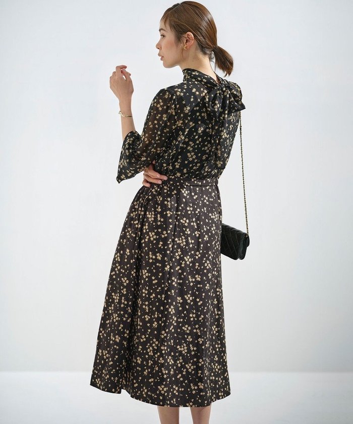 【組曲/KUMIKYOKU】の【前後着用可】シフォンオーガンプリント ボウタイワンピース インテリア・キッズ・メンズ・レディースファッション・服の通販 founy(ファニー) https://founy.com/ ファッション Fashion レディースファッション Fashion for Women ワンピース Dresses エレガント 上品 Elegant クール Cool, Chic コンパクト Compact, Small Size コンビ Combo, Combination Style シアー Sheer, See-Through ドット Polka Dot, Dot Pattern ハイネック High Neck, Mock Neck バランス Balance, Style Balance パウダー Powder, Soft Tone フロント Front, Front Design プリント Print, Printed Pattern モチーフ Motif, Design Theme A/W・秋冬 Autumn/Winter |ID: prp329100004688097 ipo3291000000034410828