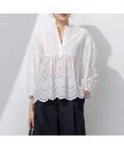 【23区/NIJYUSANKU】の【洗える】コットンエンブロイダリー クロップド ブラウス 人気、トレンドファッション・服の通販 founy(ファニー) ファッション Fashion レディースファッション Fashion for Women トップス・カットソー Cut & Sew Tops シャツ・ブラウス・オフィスカジュアル Elegant Blouses & Button-Ups 春 Spring 洗える Machine Washable キャミソール Camisole, Spaghetti Strap Top クロップド Cropped, Short Length スカラップ Scallop, Scalloped Edge ストライプ Stripe, Striped Pattern 透かし Cut-Out, Lacework ダウン Down, Puffer デニム Denim, Jeans Material トレンド Trend, Trending Now フェミニン Feminine, Girly レース Lace, Lace Fabric S/S・春夏 SS, Spring/Summer, Warm Season おすすめ Recommended / Our Picks 夏 Summer 2025年 2025 2025春夏・S/S Spring/Summer 2025 SS25 thumbnail ホワイト系|ID: prp329100004688119 ipo3291000000033854156