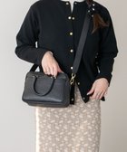 【インター ショシュール/INTER-CHAUSSURES】の【CHRISTIAN VILLA】ボックスシルエットレザーハンドバッグ 人気、トレンドファッション・服の通販 founy(ファニー) ファッション Fashion レディースファッション Fashion for Women バッグ Bags イタリア Italy ベーシック Basic, Essential ボックス Boxy, Box Shape thumbnail ブラック|ID: prp329100004688207 ipo3291000000034696675