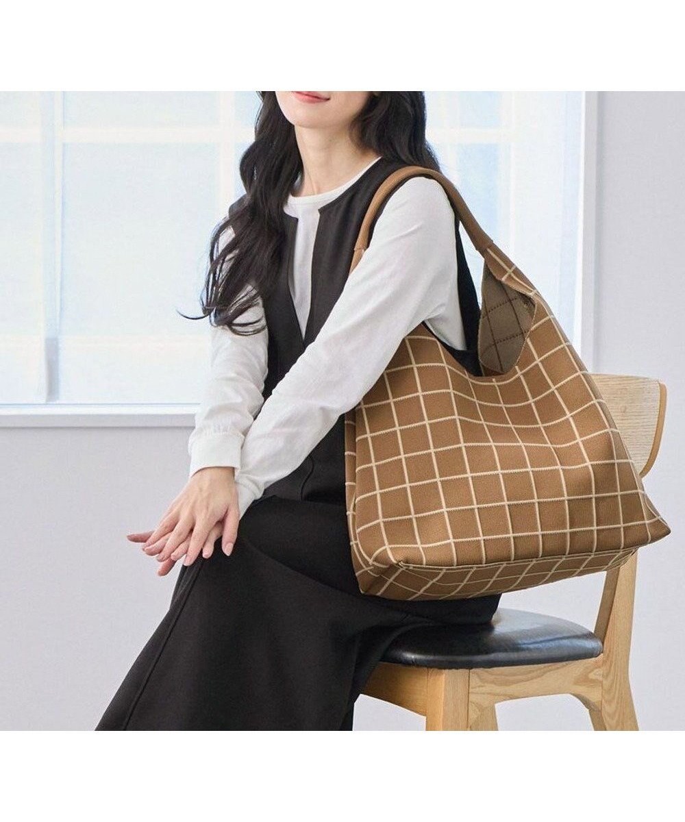 【ルートート/ROOTOTE】の3660【ワンハンドル】LT.ラウンドニットトート インテリア・キッズ・メンズ・レディースファッション・服の通販 founy(ファニー) 　ファッション　Fashion　レディースファッション　Fashion for Women　トップス・カットソー　Cut & Sew Tops　ニット　Knit Tops & Sweaters　カメラ　Camera Accessories　シンプル　Simple, Minimal　ストール　Stole, Wrap　スマホ　Smartphone, Mobile Device　チェック　Check, Plaid, Tartan　トライアングル　Triangle, Triangular Shape　フォルム　Silhouette, Form　プリント　Print, Printed Pattern　ポケット　Pocket, Pocket Detail　マグネット　Magnet, Magnetic Closure　ランダム　Random, Irregular　旅行　Travel　新作・新入荷　New Arrivals / New In　ビジネス 仕事 通勤　Business / Work / Commuting　02:ベージュ|ID: prp329100004689599 ipo3291000000033868894