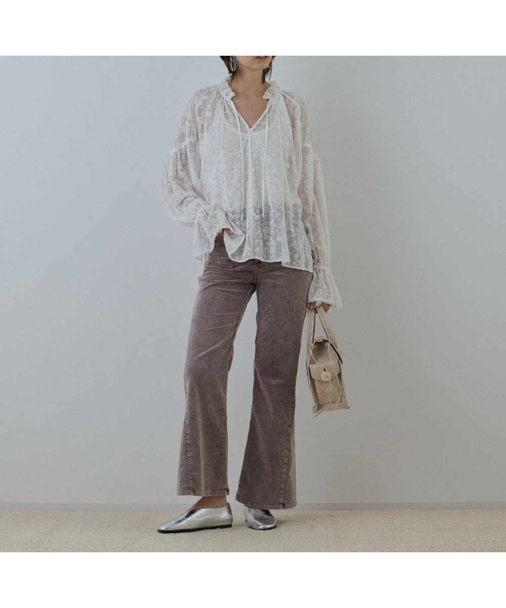 【グレース コンチネンタル/GRACE CONTINENTAL】のコーデュロイフレアパンツ 人気、トレンドファッション・服の通販 founy(ファニー) 　ファッション　Fashion　レディースファッション　Fashion for Women　パンツ　Pants & Trousers　新作・新入荷　New Arrivals / New In　コーデュロイ　Corduroy, Cord Fabric　ストレッチ　Stretch, Stretchy Fabric　パッチ　Patch, Appliqué　フレア　Flare, Flared　ポケット　Pocket, Pocket Detail　A/W・秋冬　Autumn/Winter　 other-1|ID: prp329100004691606 ipo3291000000033879260