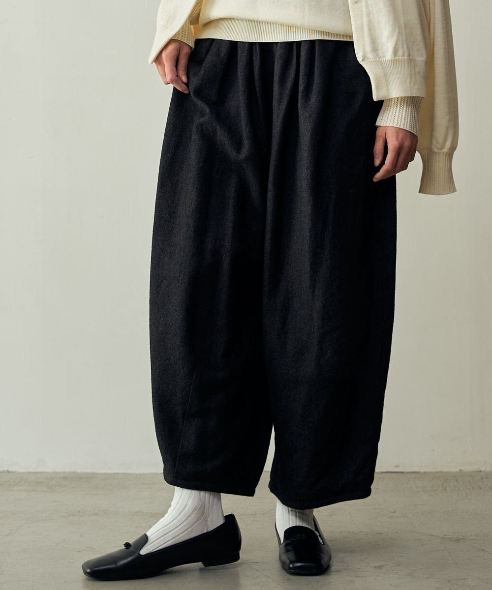 【ムーク/muuc】の〈軽やかな尾州産リネンウール〉裾タックワイドパンツ ロングシーズン 秋冬春 ウエストゴム有り ゆったりシルエット セットアップ可能 裏地有り インテリア・キッズ・メンズ・レディースファッション・服の通販 founy(ファニー) 　ファッション　Fashion　レディースファッション　Fashion for Women　セットアップ　Matching Sets　レディースパンツ・ボトムス　Pants & Trousers / Bottoms　春　Spring　キャンバス　Canvas, Canvas Fabric　セットアップ　Set-Up, Coordinated Outfit　定番　Standard, Basic Item　手編み　Hand-Knitted, Handmade Knit　人気　Popular, Best Seller　パターン　Pattern, Design Print　ボトム　Bottoms, Lower Wear　リネン　Linen, Linen Fabric　ロング　Long, Long-Length　ワイド　Wide, Wide Fit　A/W・秋冬　Autumn/Winter　再入荷　Restock / Back in Stock　ブラック|ID: prp329100004693162 ipo3291000000035023249