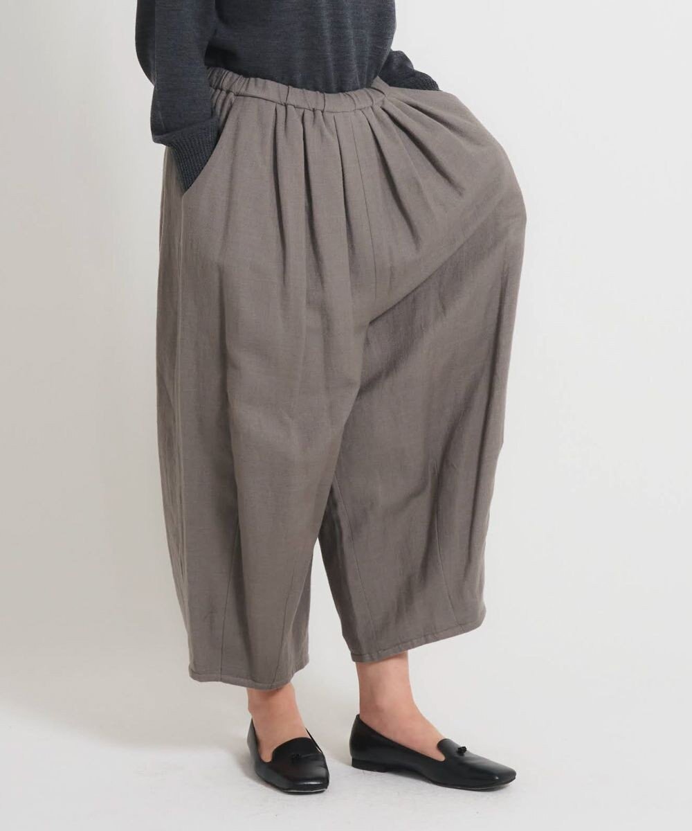 【ムーク/muuc】の〈軽やかな尾州産リネンウール〉裾タックワイドパンツ ロングシーズン 秋冬春 ウエストゴム有り ゆったりシルエット セットアップ可能 裏地有り インテリア・キッズ・メンズ・レディースファッション・服の通販 founy(ファニー) 　ファッション　Fashion　レディースファッション　Fashion for Women　セットアップ　Matching Sets　レディースパンツ・ボトムス　Pants & Trousers / Bottoms　春　Spring　キャンバス　Canvas, Canvas Fabric　セットアップ　Set-Up, Coordinated Outfit　定番　Standard, Basic Item　手編み　Hand-Knitted, Handmade Knit　人気　Popular, Best Seller　パターン　Pattern, Design Print　ボトム　Bottoms, Lower Wear　リネン　Linen, Linen Fabric　ロング　Long, Long-Length　ワイド　Wide, Wide Fit　A/W・秋冬　Autumn/Winter　再入荷　Restock / Back in Stock　グレー|ID: prp329100004693162 ipo3291000000035023251