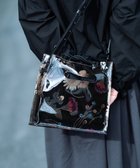 【ムーク/muuc】の〈2WAY〉色糸花刺繍模様 ビニール生地 牛革ショルダー紐付き スクエアバッグ ブラック|ID: prp329100004693166 ipo3291000000034424268