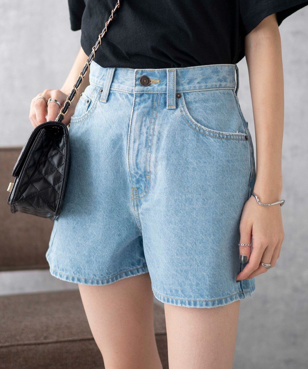 【ウィゴー/WEGO】の台形デニムショートパンツ 人気、トレンドファッション・服の通販 founy(ファニー) 　ファッション　Fashion　レディースファッション　Fashion for Women　パンツ　Pants & Trousers　デニムパンツ・ジーンズ・美脚デニム　Denim Jeans & Pants　ショートパンツ・ハーフパンツ　High-Waisted & Relaxed Shorts　春　Spring　クロップド　Cropped, Short Length　サンダル　Sandals, Summer Shoes　ショーツ　Shorts, Short Pants　ショート　Short, Short Length　シンプル　Simple, Minimal　スマホ　Smartphone, Mobile Device　デニム　Denim, Jeans Material　トレンド　Trend, Trending Now　台形　A-Line, Trapezoid Shape　ボトム　Bottoms, Lower Wear　無地　Plain, Solid Color　A/W・秋冬　Autumn/Winter　S/S・春夏　SS, Spring/Summer, Warm Season　夏　Summer　 other-1|ID: prp329100004694365 ipo3291000000034283658