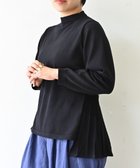 【ムーク/muuc】の〈コットン100%強撚糸〉〈通気性が高いドライタッチな素材〉袖口ケーブル模様編み フレアーシルエット後ろプリーツ ハイネックプルオーバー ブラック|ID: prp329100004694368 ipo3291000000034767588