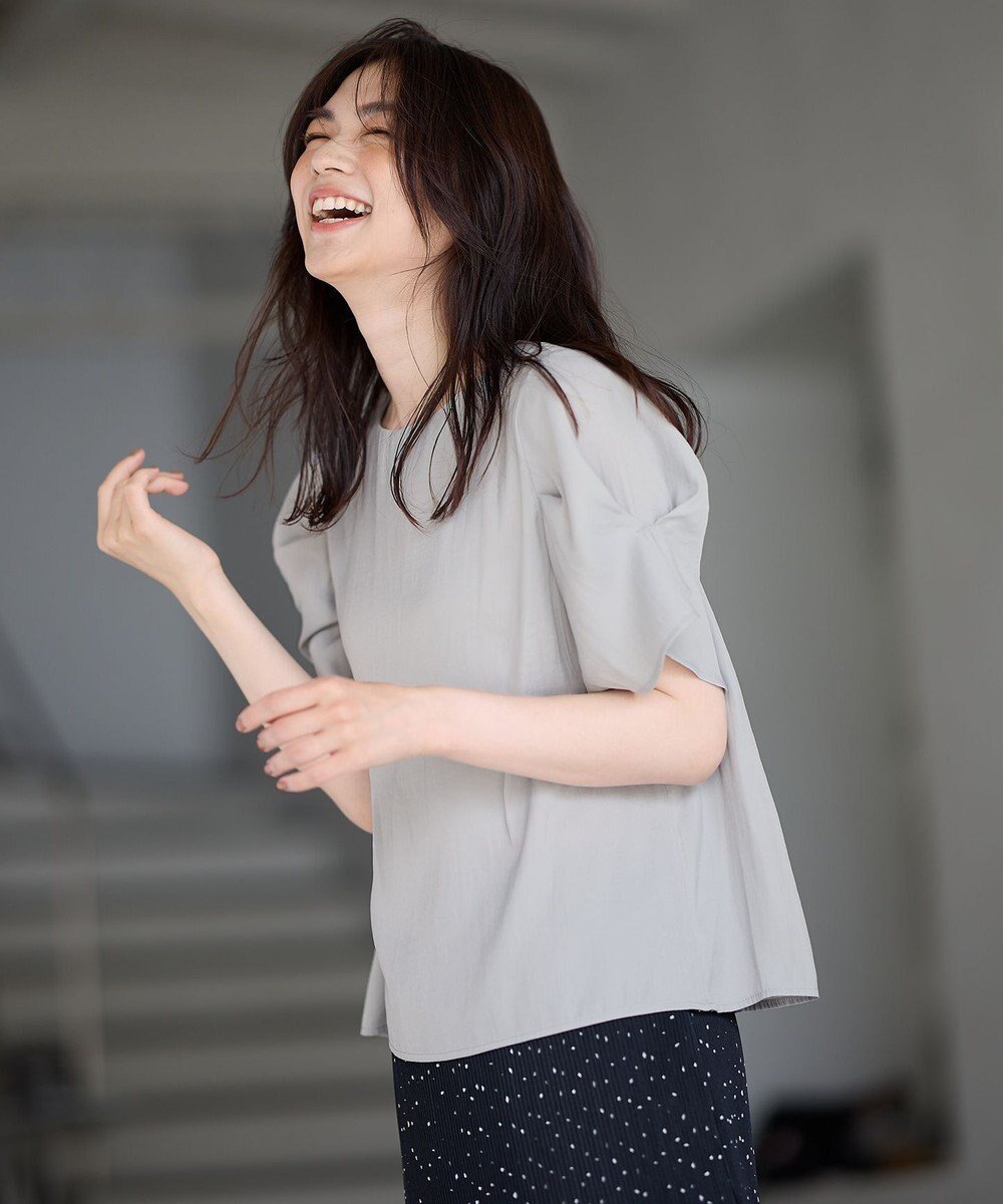 【エニー/ANY】の【洗濯機可】マットサテン袖タックブラウス インテリア・キッズ・メンズ・レディースファッション・服の通販 founy(ファニー) 　ファッション　Fashion　レディースファッション　Fashion for Women　トップス・カットソー　Cut & Sew Tops　シャツ・ブラウス・オフィスカジュアル　Elegant Blouses & Button-Ups　サテン　Satin, Glossy Fabric　デニム　Denim, Jeans Material　フェミニン　Feminine, Girly　夏　Summer　春　Spring　S/S・春夏　SS, Spring/Summer, Warm Season　ビジネス 仕事 通勤　Business / Work / Commuting　ライトグレー|ID: prp329100004695554 ipo3291000000033906703