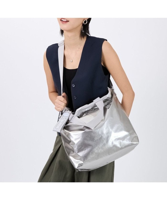 【レスポートサック/LeSportsac】のGOOD DAY TOTE2/ギンガ インテリア・キッズ・メンズ・レディースファッション・服の通販 founy(ファニー) https://founy.com/ ファッション Fashion レディースファッション Fashion for Women バッグ Bags アウトドア Outdoor Clothing オレンジ Orange 軽量 Lightweight, Ultra Light シルバー Silver, Metallic Silver ジャカード／ジャガード Jacquard, Woven Pattern スマート Smart, Elegant トラベル Travel, Travel Gear ビッグ Big, Oversized ピーチ Peach, Soft Touch フィット Fit, Slim Fit プリント Print, Printed Pattern ポケット Pocket, Pocket Detail ポーチ Pouch, Small Case ラップ Wrap, Wrap Design 新作・新入荷 New Arrivals / New In おすすめ Recommended / Our Picks 旅行 Travel ビジネス 仕事 通勤 Business / Work / Commuting |ID: prp329100004696971 ipo3291000000033918622