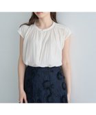 【イェッカ ヴェッカ/YECCA VECCA】のフレンチスリーブギャザーブラウス 人気、トレンドファッション・服の通販 founy(ファニー) ファッション Fashion レディースファッション Fashion for Women トップス・カットソー Cut & Sew Tops シャツ・ブラウス・オフィスカジュアル Elegant Blouses & Button-Ups おすすめ Recommended / Our Picks ギャザー Gathered, Ruffled シンプル Simple, Minimal スリーブ Sleeve, Long Sleeve / Short Sleeve フェミニン Feminine, Girly フレンチ French, French Style ポケット Pocket, Pocket Detail ロング Long, Long-Length 夏 Summer 春 Spring S/S・春夏 SS, Spring/Summer, Warm Season thumbnail Off White|ID: prp329100004697009 ipo3291000000033918810