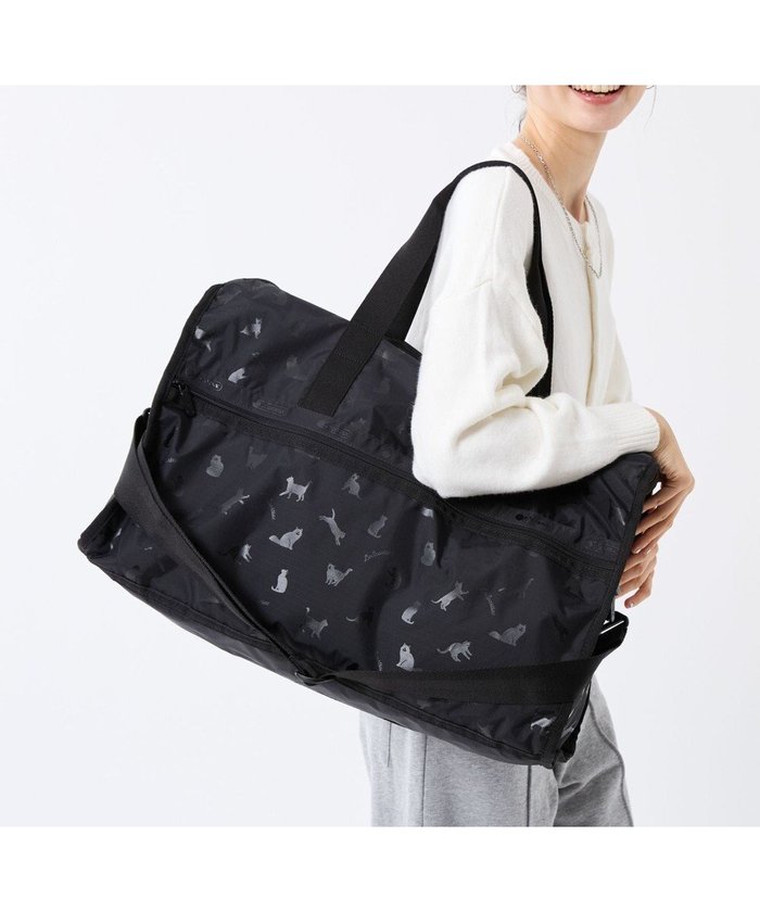 【レスポートサック/LeSportsac】のDELUXE LG WEEKENDER/ブラックキャッツ インテリア・キッズ・メンズ・レディースファッション・服の通販 founy(ファニー) https://founy.com/ ファッション Fashion レディースファッション Fashion for Women シルク Silk, 100% Silk ネコ Cat, Feline Motif 猫 Cat, Kitty プリント Print, Printed Pattern ボストンバッグ Boston Bag, Retro Bag ポケット Pocket, Pocket Detail 新作・新入荷 New Arrivals / New In 旅行 Travel |ID: prp329100004697071 ipo3291000000033919186