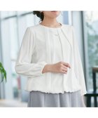 【ティアクラッセ/Tiaclasse】の【洗える】ネックレス見えパーツ付きタックブラウス オフホワイト|ID: prp329100004697078 ipo3291000000035519375