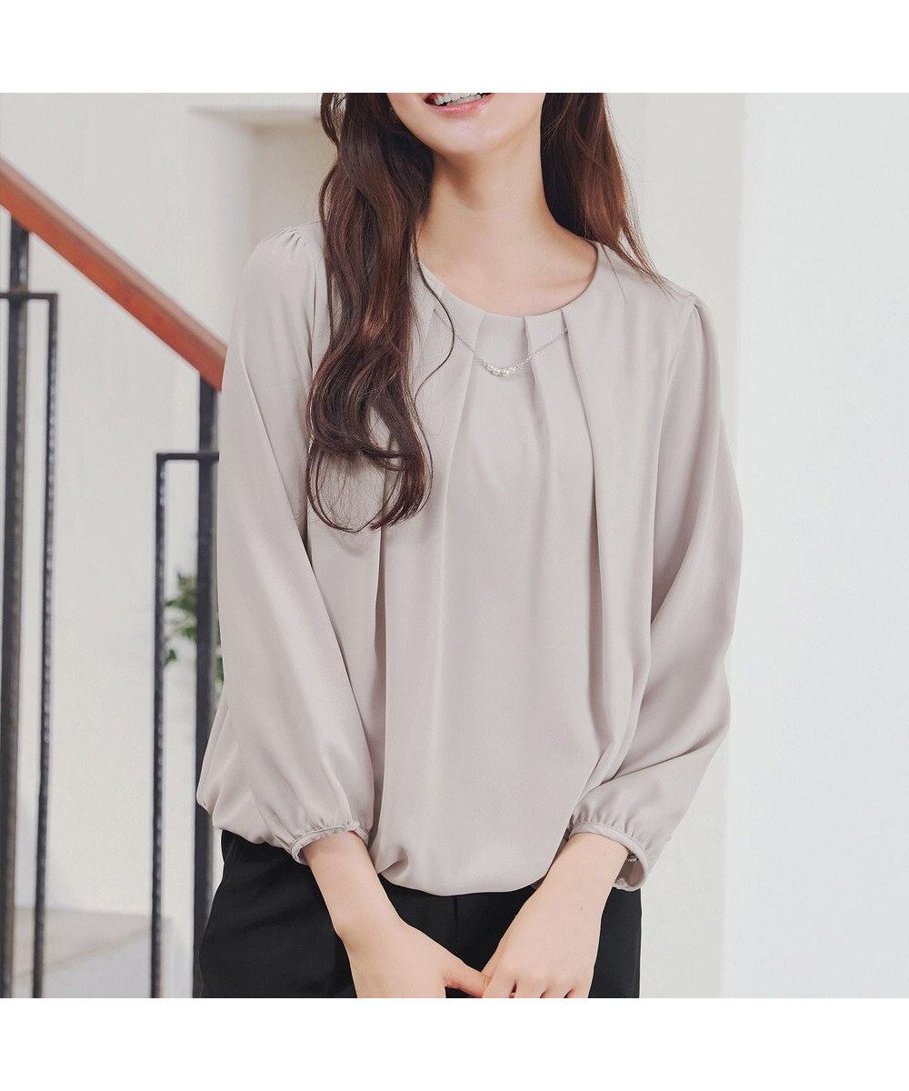 【ティアクラッセ/Tiaclasse】の【洗える】ネックレス見えパーツ付きタックブラウス インテリア・キッズ・メンズ・レディースファッション・服の通販 founy(ファニー) 　ファッション　Fashion　レディースファッション　Fashion for Women　トップス・カットソー　Cut & Sew Tops　シャツ・ブラウス・オフィスカジュアル　Elegant Blouses & Button-Ups　ジュエリー　Jewelry　ネックレス　Necklaces & Pendants　アクセサリー　Fashion Accessories　インナー　Innerwear　洗える　Machine Washable　カーディガン　Cardigan, Knitwear　シンプル　Simple, Minimal　ジャケット　Jacket, Outerwear　ストーン　Stone, Gem-Like　スリーブ　Sleeve, Long Sleeve / Short Sleeve　スーツ　Suit, Formalwear　チュニック　Tunic, Long Top　ネックレス　Necklace, Pendant Necklace　バルーン　Balloon, Balloon Silhouette　パール　Pearl, Pearl Accent　ポケット　Pocket, Pocket Detail　ミックス　Mix, Mixed Style　ラウンド　Round, Round Neck　A/W・秋冬　Autumn/Winter　再入荷　Restock / Back in Stock　おすすめ　Recommended / Our Picks　エレガント 上品　Elegant　新作・新入荷　New Arrivals / New In　ビジネス 仕事 通勤　Business / Work / Commuting　ベージュ|ID: prp329100004697078 ipo3291000000035519378