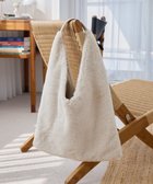 【アメリカンホリック/AMERICAN HOLIC】のフェイクファーバッグ 人気、トレンドファッション・服の通販 founy(ファニー) ファッション Fashion レディースファッション Fashion for Women バッグ Bags アメリカン American Style ショルダー Shoulder, Shoulder Strap シンプル Simple, Minimal スタイリッシュ Stylish, Fashionable トライアングル Triangle, Triangular Shape トレンド Trend, Trending Now フェイクファー Faux Fur, Imitation Fur thumbnail Beige|ID: prp329100004698639 ipo3291000000033928824