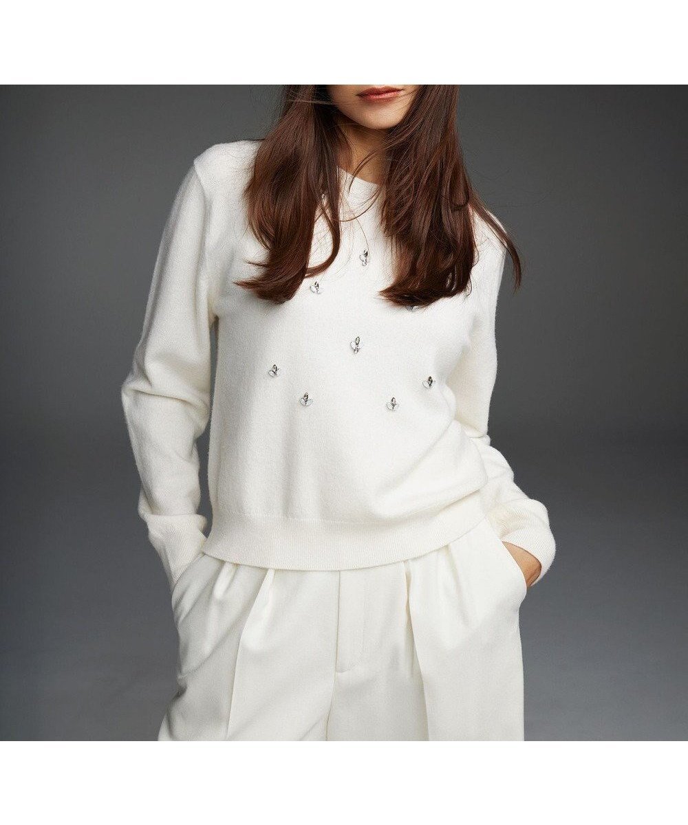 【23区/NIJYUSANKU】の【滝沢眞規子さん着用】ビジュー クルーネック ニット インテリア・キッズ・メンズ・レディースファッション・服の通販 founy(ファニー) 　ファッションモデル・俳優・女優　Models　女性　Women　滝沢眞規子　Takizawa Makiko　ファッション　Fashion　レディースファッション　Fashion for Women　トップス・カットソー　Cut & Sew Tops　ニット　Knit Tops & Sweaters　カーディガン　Cardigan, Knitwear　シンプル　Simple, Minimal　セーター　Sweater, Knitwear　なめらか　Smooth, Silky Texture　ビジュー　Bijou, Jewel-like Accent　フェルト　Felt, Felt Fabric　ベーシック　Basic, Essential　ラグジュアリー　Luxury, Elegant　A/W・秋冬　Autumn/Winter　冬　Winter / This Winter　2024年　2024　エレガント 上品　Elegant　2024-2025秋冬・A/W　Autumn/Winter 2024–25 AW24–25　アイボリー系|ID: prp329100004700210 ipo3291000000034282966