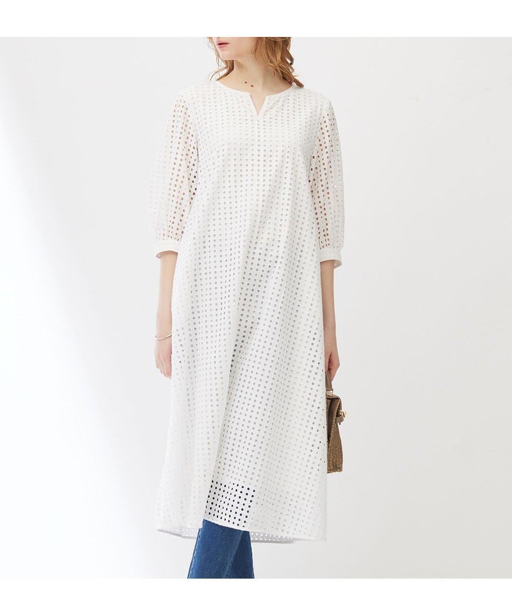 【23区/NIJYUSANKU】の【Indian Factory】アイレットレース ワンピース インテリア・キッズ・メンズ・レディースファッション・服の通販 founy(ファニー) 　ファッション　Fashion　レディースファッション　Fashion for Women　ワンピース　Dresses　アイレット　Eyelet Lace　インド　Indian Textile　春　Spring　コレクション　Collection, Seasonal Line　プリント　Print, Printed Pattern　レース　Lace, Lace Fabric　S/S・春夏　SS, Spring/Summer, Warm Season　夏　Summer　2024年　2024　2024春夏・S/S　Spring/Summer 2024 SS24　ホワイト系|ID: prp329100004700227 ipo3291000000033938514
