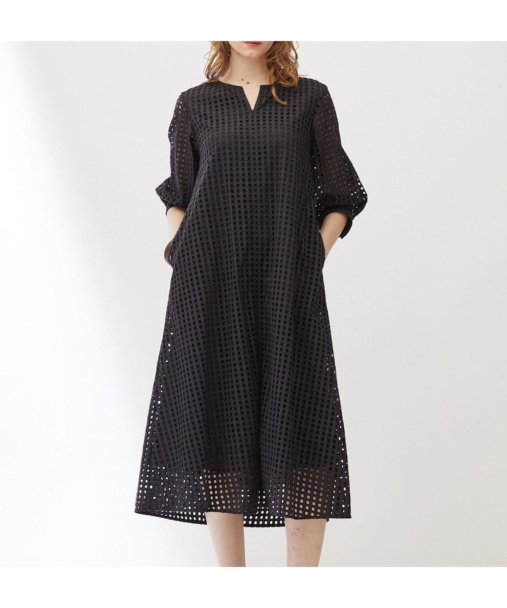 【23区/NIJYUSANKU】の【Indian Factory】アイレットレース ワンピース インテリア・キッズ・メンズ・レディースファッション・服の通販 founy(ファニー) 　ファッション　Fashion　レディースファッション　Fashion for Women　ワンピース　Dresses　アイレット　Eyelet Lace　インド　Indian Textile　春　Spring　コレクション　Collection, Seasonal Line　プリント　Print, Printed Pattern　レース　Lace, Lace Fabric　S/S・春夏　SS, Spring/Summer, Warm Season　夏　Summer　2024年　2024　2024春夏・S/S　Spring/Summer 2024 SS24　ブラック系|ID: prp329100004700227 ipo3291000000033938515