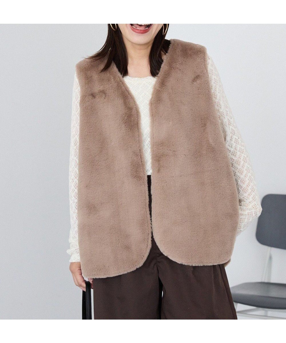 【アメリカンホリック/AMERICAN HOLIC】の【選べる丈】ファーベスト インテリア・キッズ・メンズ・レディースファッション・服の通販 founy(ファニー) ファッション Fashion レディースファッション Fashion for Women アウター Coat / Outerwear Collection トップス・カットソー Cut & Sew Tops ベスト&ジレ / 重ね着スタイル Vests & Gilets アメリカン American Style 秋 Autumn カットソー Cut and Sewn Top スタイリッシュ Stylish, Fashionable フェイクファー Faux Fur, Imitation Fur ベスト Vest, Waistcoat ポケット Pocket, Pocket Detail A/W・秋冬 Autumn/Winter エレガント 上品 Elegant Beige|ID: prp329100004700341 ipo3291000000033939065