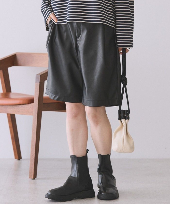 【アメリカンホリック/AMERICAN HOLIC】のフェイクレザーハーフパンツ インテリア・キッズ・メンズ・レディースファッション・服の通販 founy(ファニー) https://founy.com/ ファッション Fashion レディースファッション Fashion for Women パンツ Pants & Trousers ショートパンツ・ハーフパンツ High-Waisted & Relaxed Shorts おすすめ Recommended / Our Picks ポケット Pocket, Pocket Detail ロング Long, Long-Length A/W・秋冬 Autumn/Winter |ID: prp329100004700377 ipo3291000000035461070