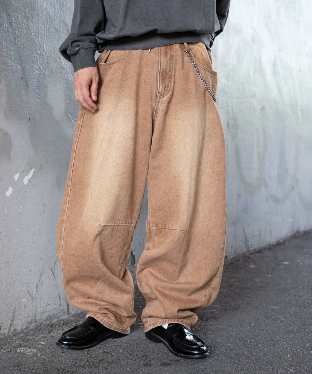 【ウィゴー/WEGO / MEN】のチェーン付きバルーンデニムパンツ インテリア・キッズ・メンズ・レディースファッション・服の通販 founy(ファニー) ファッション Fashion メンズファッション Fashion for Men ボトムス Bottoms デニムパンツ・ジーンズ Denim Pants アクセサリー Fashion Accessories 春 Spring シンプル Simple, Minimal スウェット / スエット Sweatshirt, Sweatwear スニーカー Sneakers, Trainers スマホ Smartphone, Mobile Device チェーン Chain, Chain Strap デニム Denim, Jeans Material バランス Balance, Style Balance バルーン Balloon, Balloon Silhouette メンズ Men's, Menswear モノトーン Monotone, Black and White A/W・秋冬 Autumn/Winter プチプライス・低価格 Affordable / Budget Price おすすめ Recommended / Our Picks 夏 Summer ブラウン|ID: prp329100004701754 ipo3291000000034241826